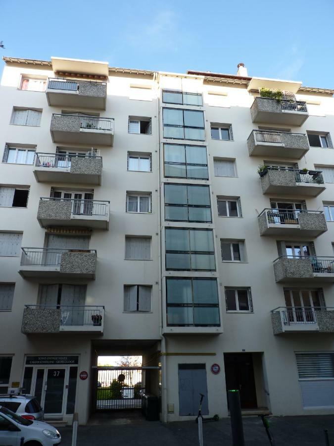 Charmant 3 Pieces 10 Min De Lyon Villeurbanne Exterior photo